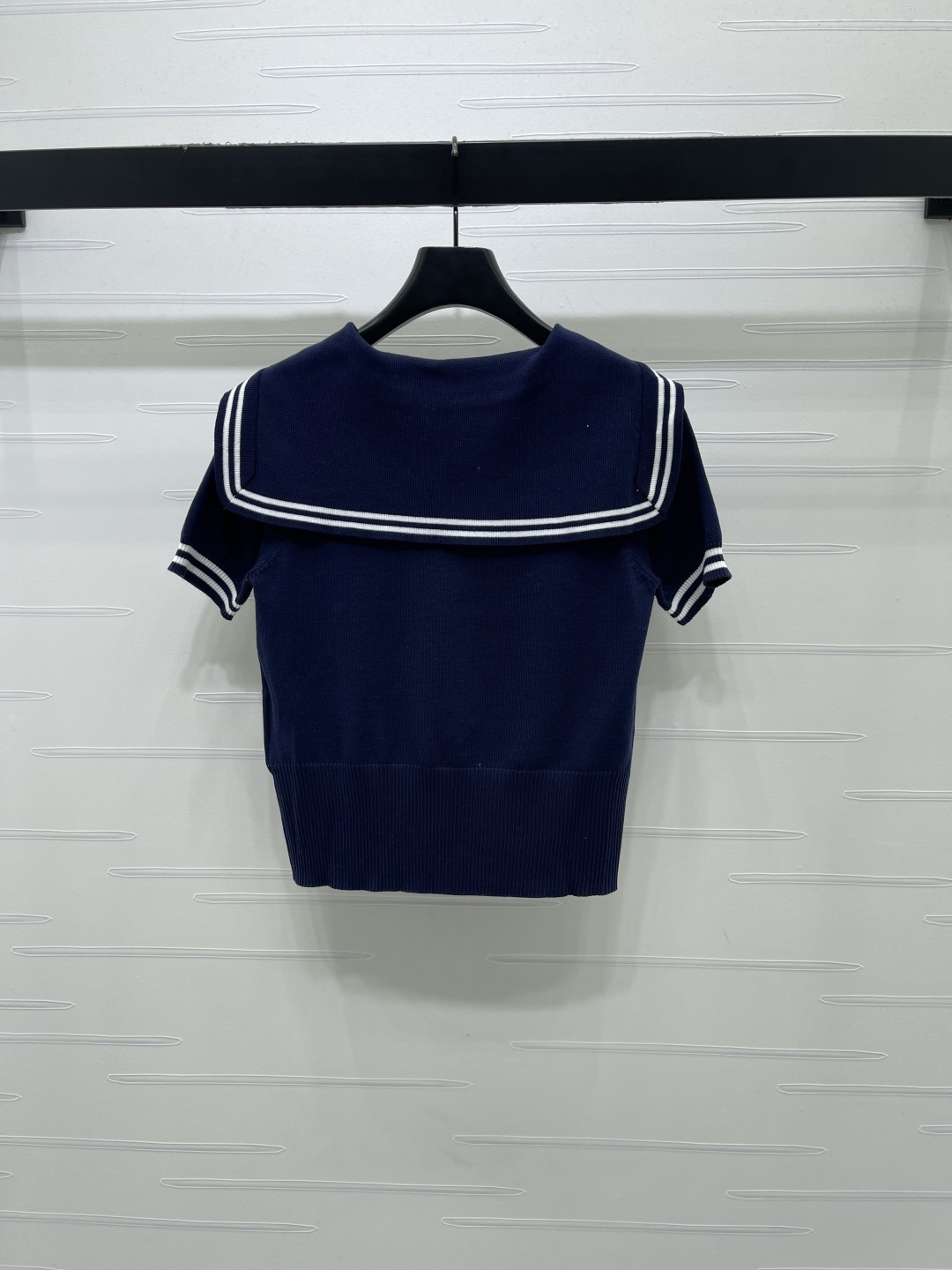 Women's short sleeves